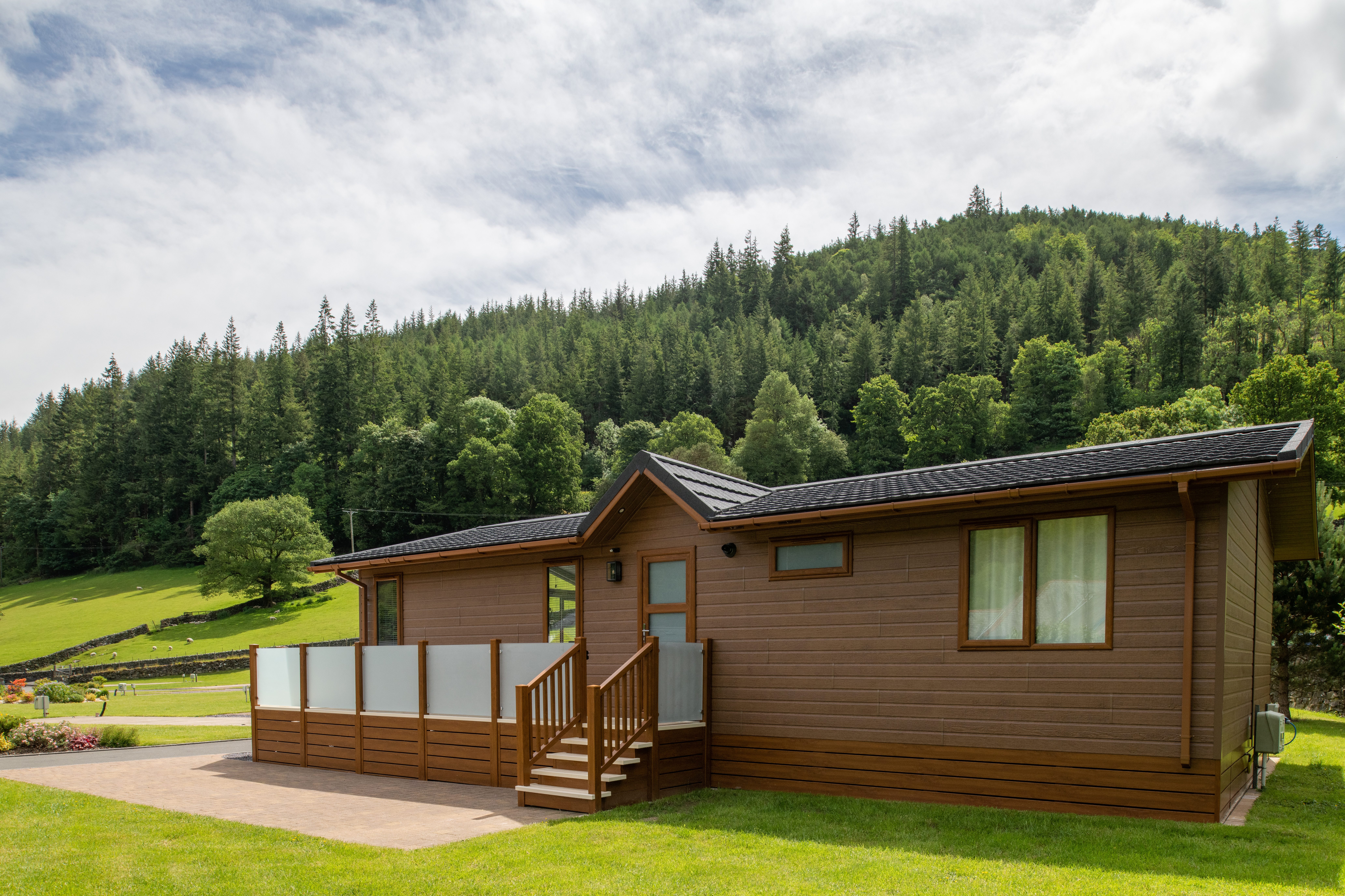 5 Reasons to Own a Lodge